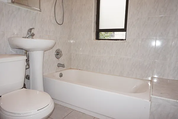 Rented by ALTER REALTY CO INC | media 6