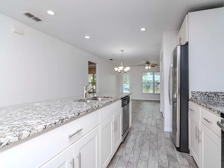 6235 S Adelia Ave — Photo 11