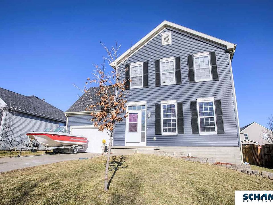 1st image of 2906 Halifax Dr S