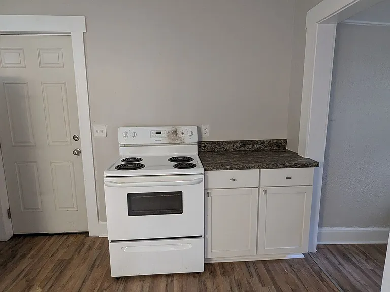 1447 Shriver Ave NE — Photo 26