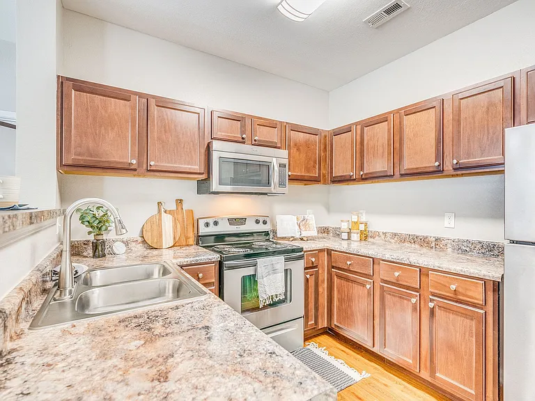 Vintage Retreat Apartments — Photo 4