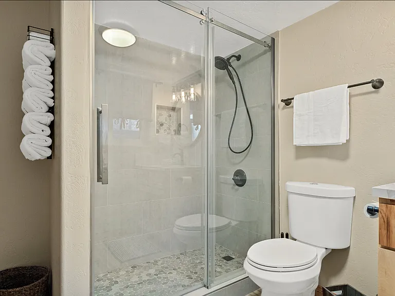 1025 E Country Club Blvd — Photo 4