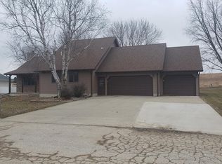 205 Dixie Dr, Nashua, IA 50658