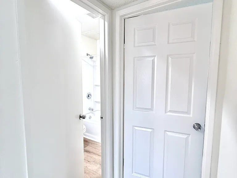 12521 Saticoy St #7 — Photo 13
