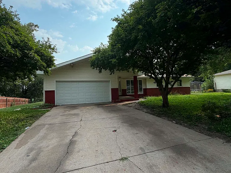 6205 Holdrege St — Photo 1