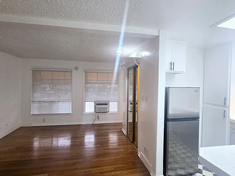 Essex Manor — Photo 16