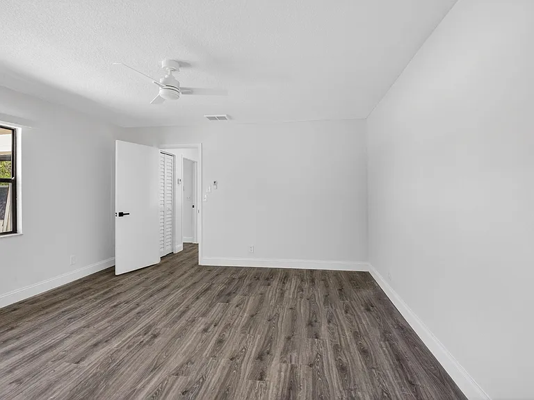 717 NW 29th Ave #B — Photo 23