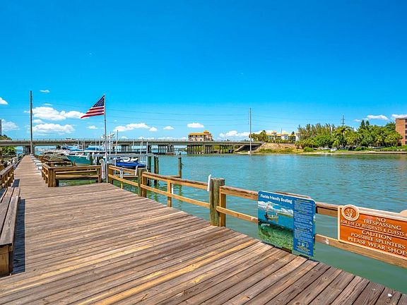 Fishing dock