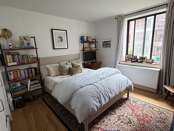 4th image of 445 W 19th St APT 3C