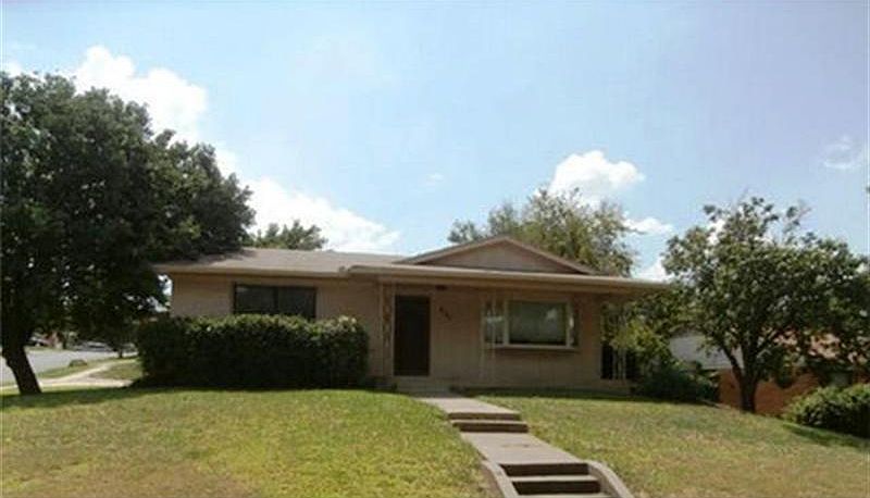 1st image of 501 W Phillips Ct