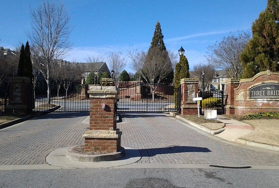 2nd image of 446 Raven Brook Ln