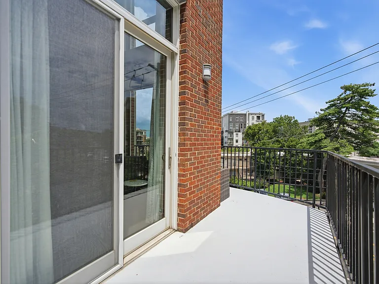 205 31st Ave N #310 — Photo 10