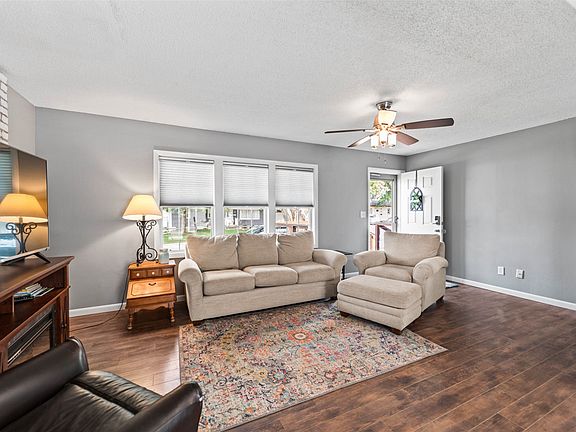 4th image of 304 K St