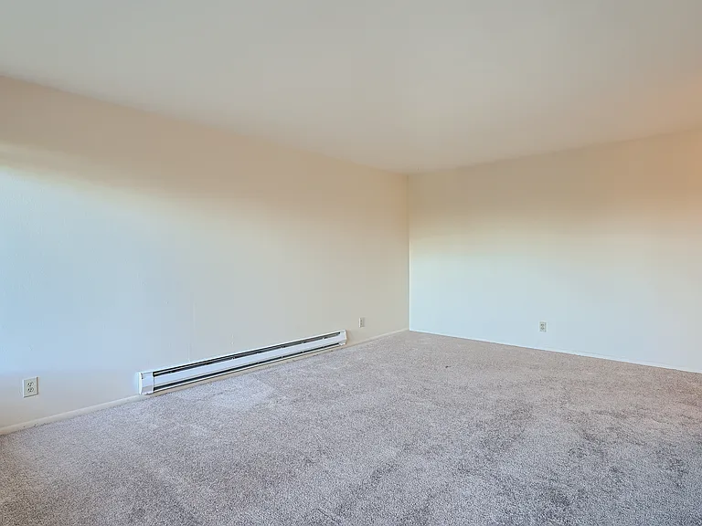 Sunset View Apartments — Photo 17
