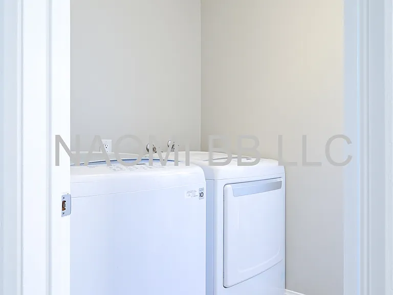501 N Naomi St — Photo 15