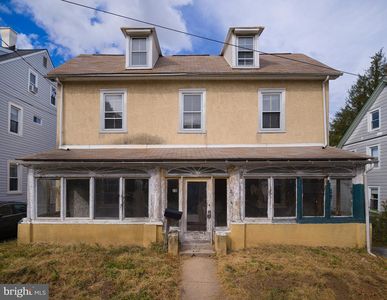 28 S Warner Ave, Bryn Mawr, PA, 19010