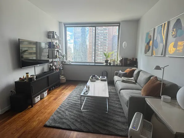 111 West 67th Street image 1 of 14