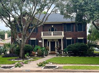 2817 White Oak Ln, Pearland, TX 77584