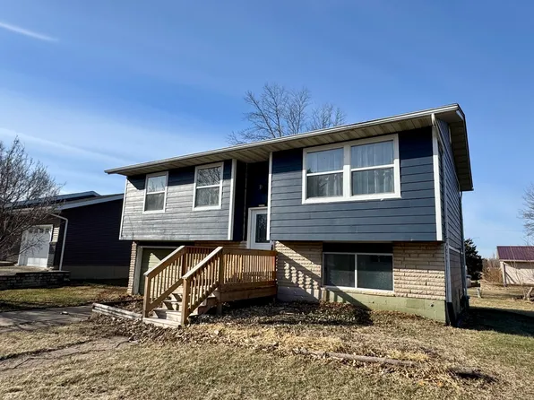 510 Greencastle Dr, Wyanet, IL 61379