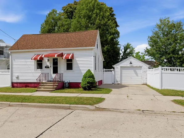 2104 11th STREET, Two Rivers, WI 54241