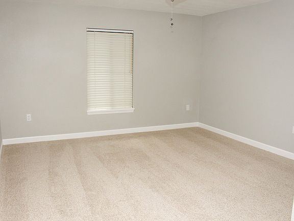 4th image of 3828 Cheverly Dr W