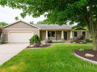 3292 Meadow Glen Dr, Hudsonville, MI 49426