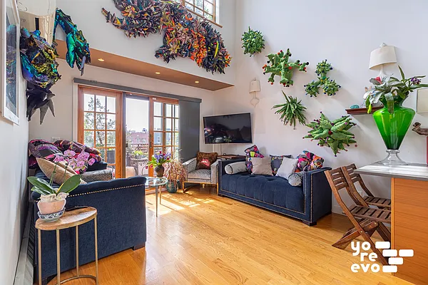 Sold by Yoreevo, LLC | media 2