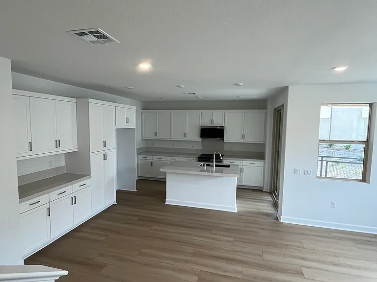 316 Honeysuckle Way — Photo 1