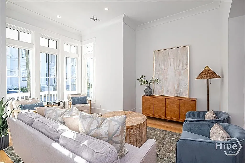 3 bed, 1832 sqft, $3,500 — Photo 3