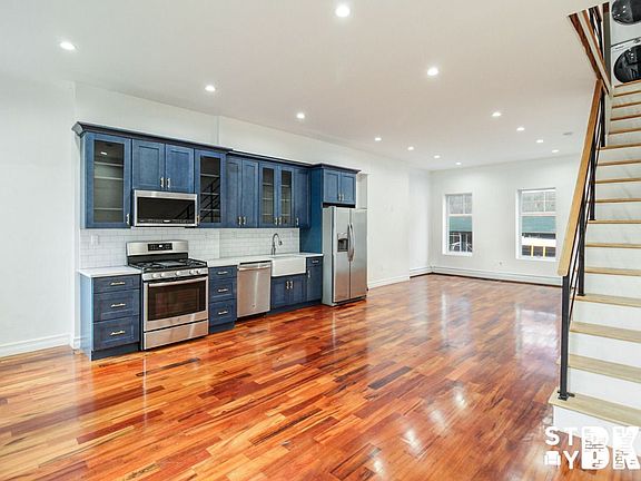 3rd image of 510 Lafayette Ave #2