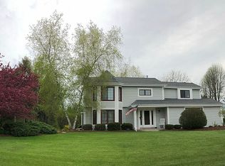 2373 Hillcrest Dr, Delafield, WI 53018