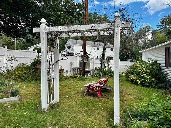 3rd image of 668 Washington Street