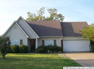 1772 Thomas St, Horn Lake, MS 38637