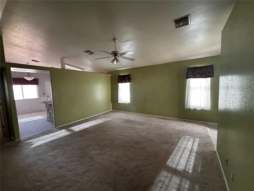 2 bed, 2.0 bath, 1224 sqft, $1,450 — Photo 2