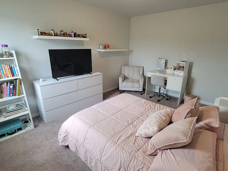 120 Paddock Glen Dr — Photo 8