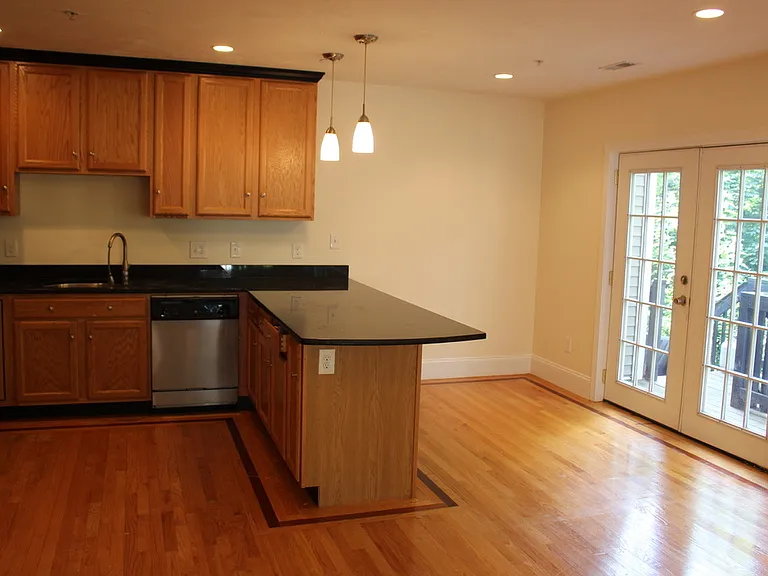 8 Grant St #18 — Photo 5