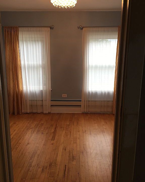 Bedroom #1 -
3 closets