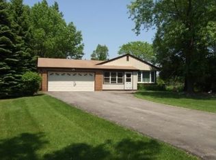 1818 W Puetz Rd, Oak Creek, WI 53154