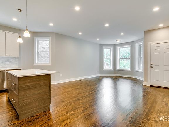2nd image of 1851 W Touhy Ave #1