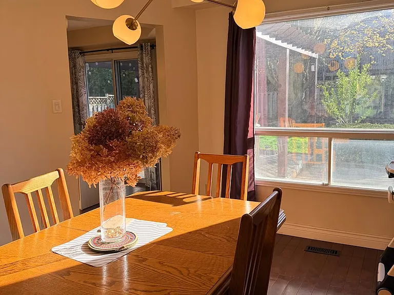 209 Bassett Blvd — Photo 13