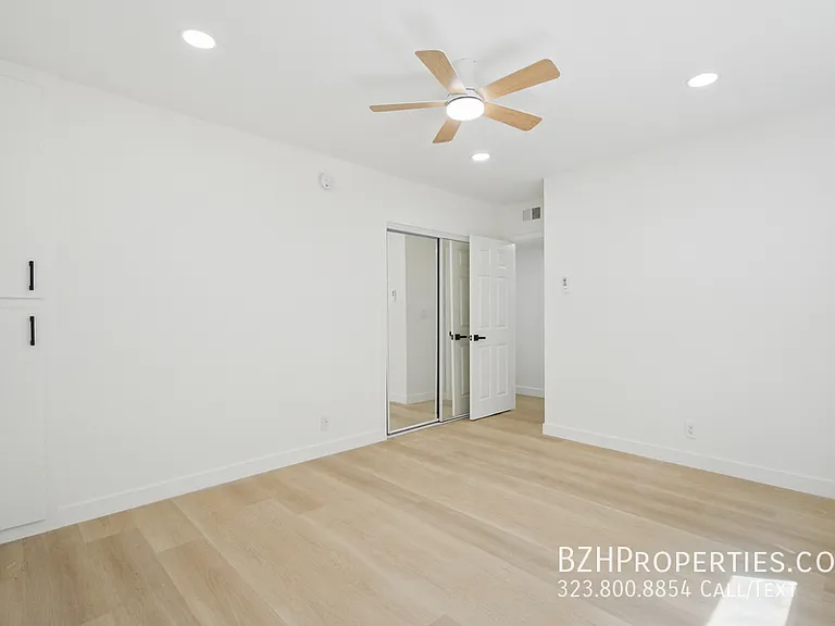 919 S Sherbourne Dr #1C — Photo 20