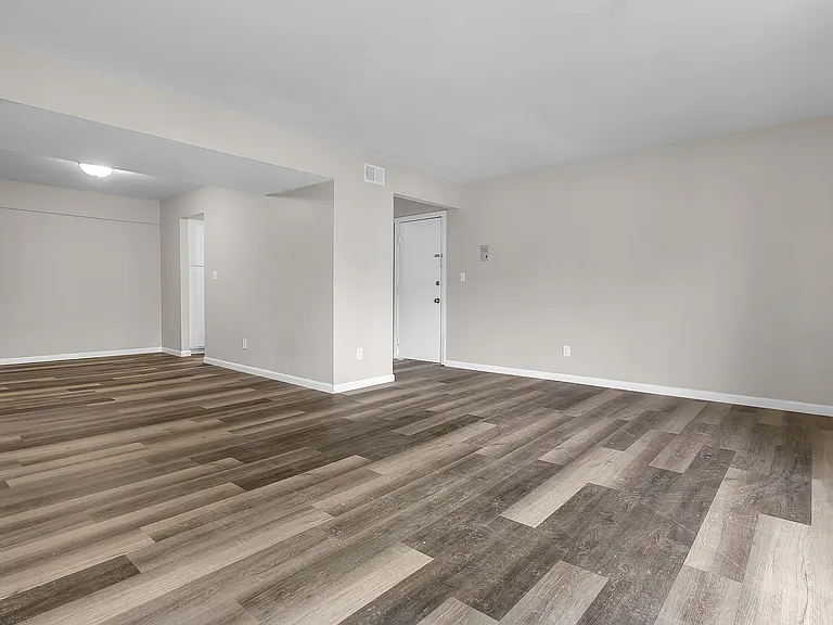 Camelot Place — Photo 13
