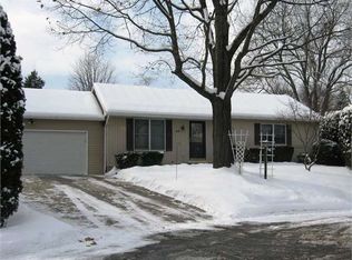 15 Pine Grove Cir, Williamsport, PA 17701