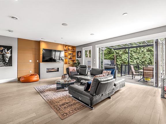 5th image of 1033 Prospect Ave