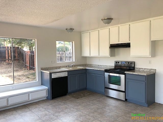 1st image of 2642 Meadowlark Ln