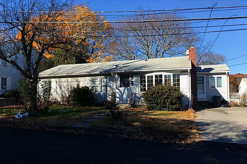 1st image of 10 Linwood Dr