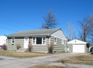 1122 15th Ave S, Grand Forks, ND 58201
