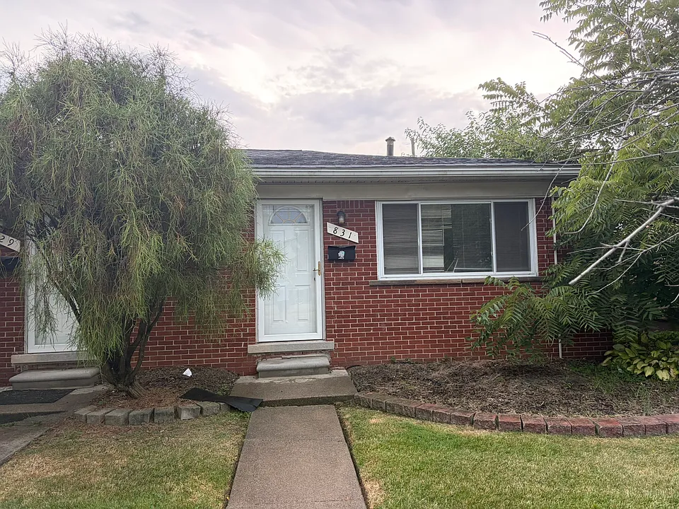 831 Montie Rd #4