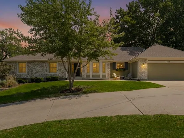 4005 NE Channel Dr, Lees Summit, MO 64064