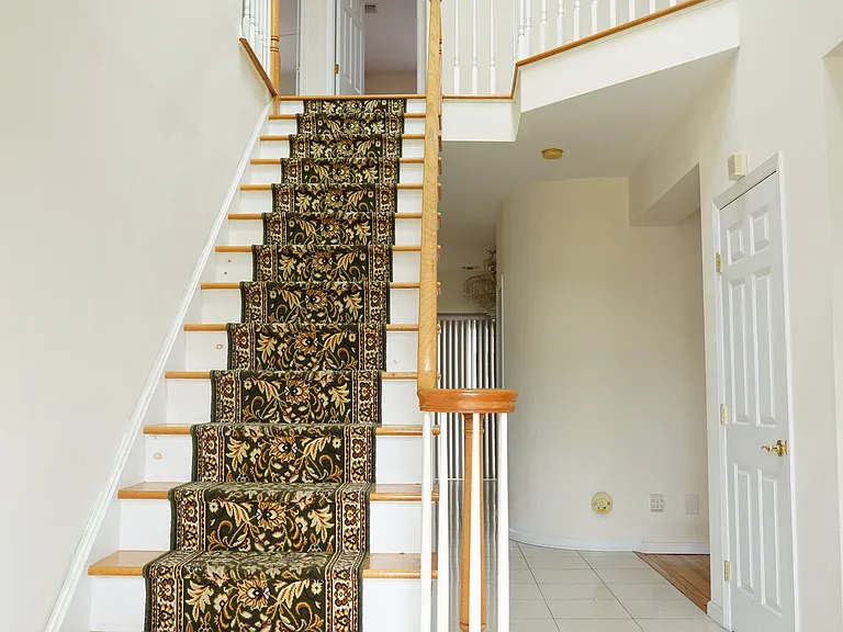 111 Fulton Ave — Photo 9